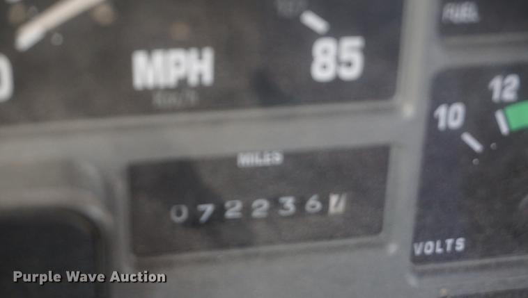 image for item DB0371 1998 International 4900 digger derrick truck