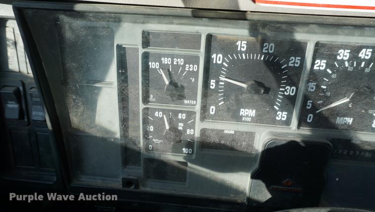 image for item DB0371 1998 International 4900 digger derrick truck