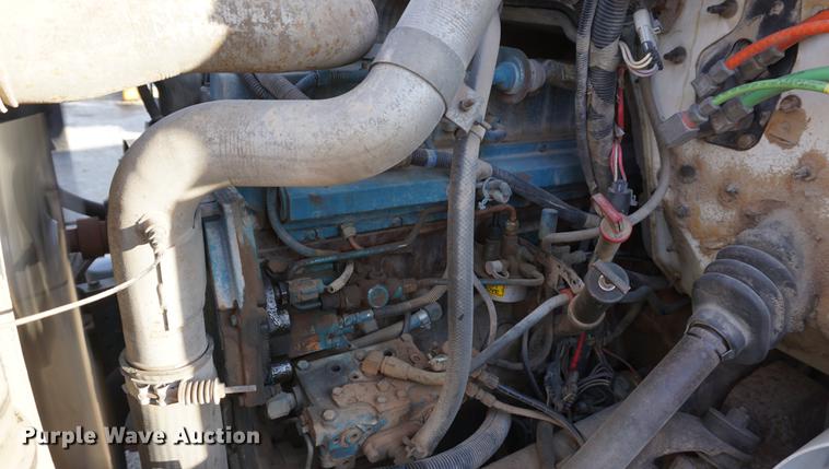 image for item DB0371 1998 International 4900 digger derrick truck