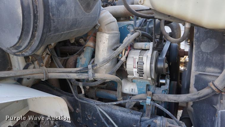 image for item DB0371 1998 International 4900 digger derrick truck