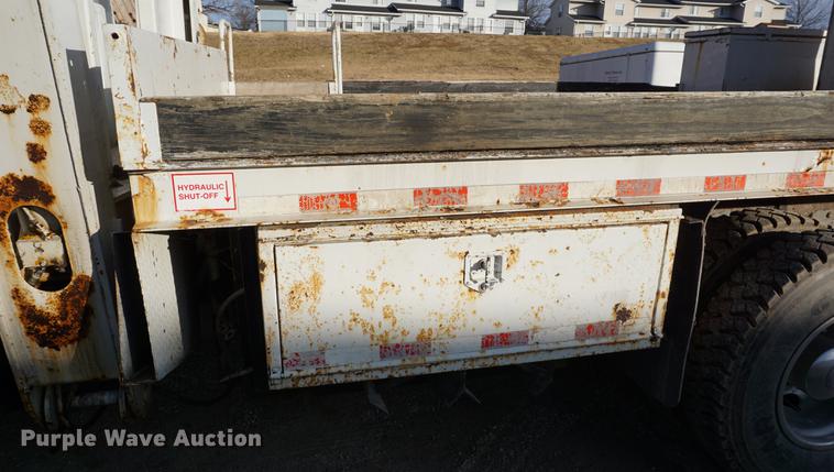 image for item DB0371 1998 International 4900 digger derrick truck