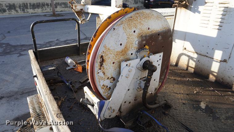 image for item DB0371 1998 International 4900 digger derrick truck