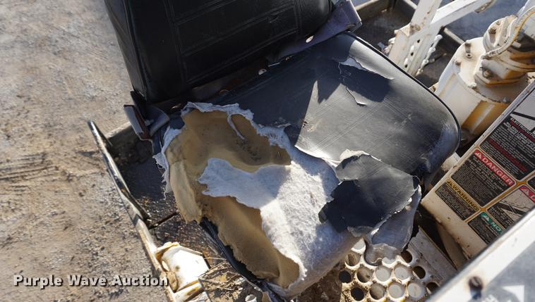 image for item DB0371 1998 International 4900 digger derrick truck