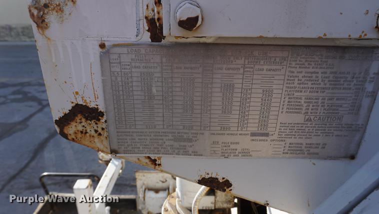 image for item DB0371 1998 International 4900 digger derrick truck