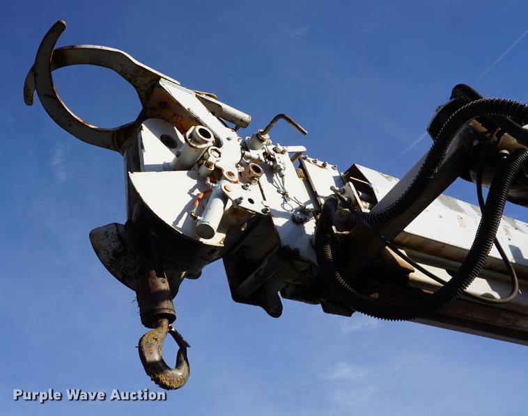 image for item DB0371 1998 International 4900 digger derrick truck