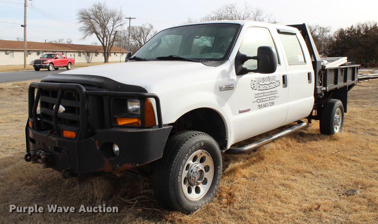 image for item DB6621 2007 Ford F350 Super Duty Crew Cab flatbed pickup truck