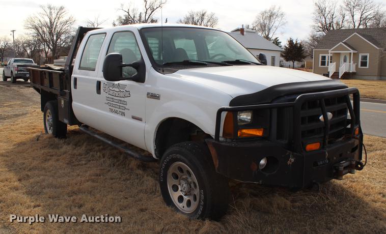 image for item DB6621 2007 Ford F350 Super Duty Crew Cab flatbed pickup truck