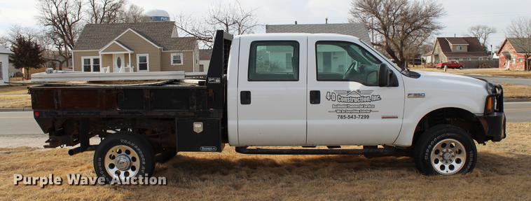 image for item DB6621 2007 Ford F350 Super Duty Crew Cab flatbed pickup truck