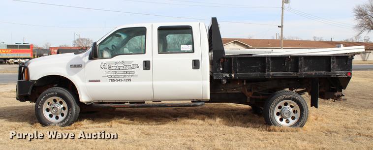 image for item DB6621 2007 Ford F350 Super Duty Crew Cab flatbed pickup truck