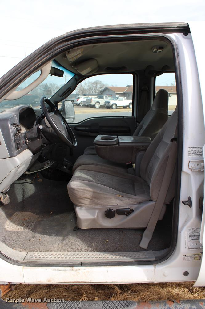 image for item DB6621 2007 Ford F350 Super Duty Crew Cab flatbed pickup truck