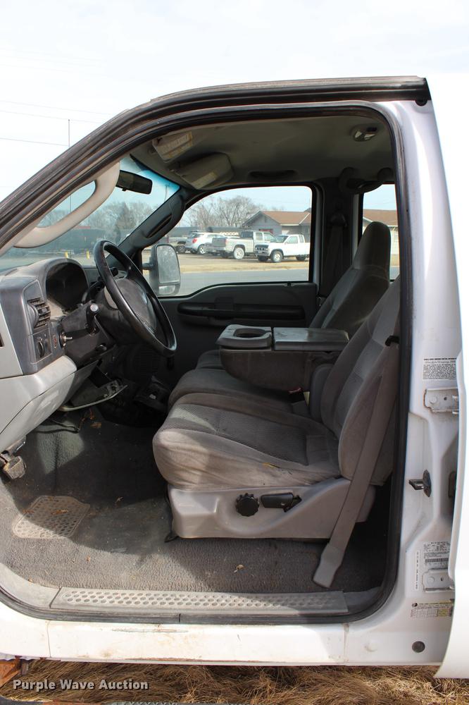 image for item DB6621 2007 Ford F350 Super Duty Crew Cab flatbed pickup truck