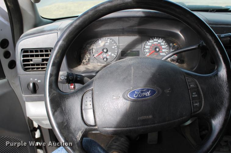 image for item DB6621 2007 Ford F350 Super Duty Crew Cab flatbed pickup truck