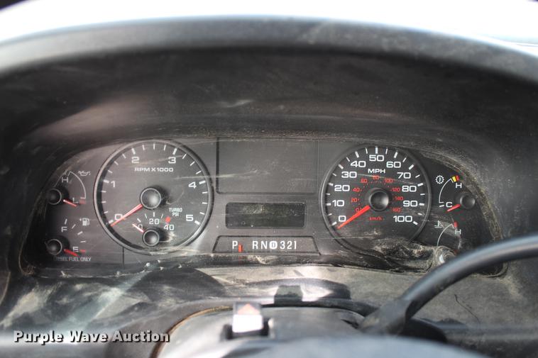 image for item DB6621 2007 Ford F350 Super Duty Crew Cab flatbed pickup truck