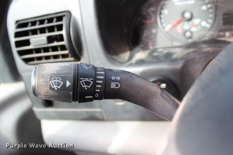 image for item DB6621 2007 Ford F350 Super Duty Crew Cab flatbed pickup truck