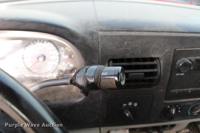 image for item DB6621 2007 Ford F350 Super Duty Crew Cab flatbed pickup truck