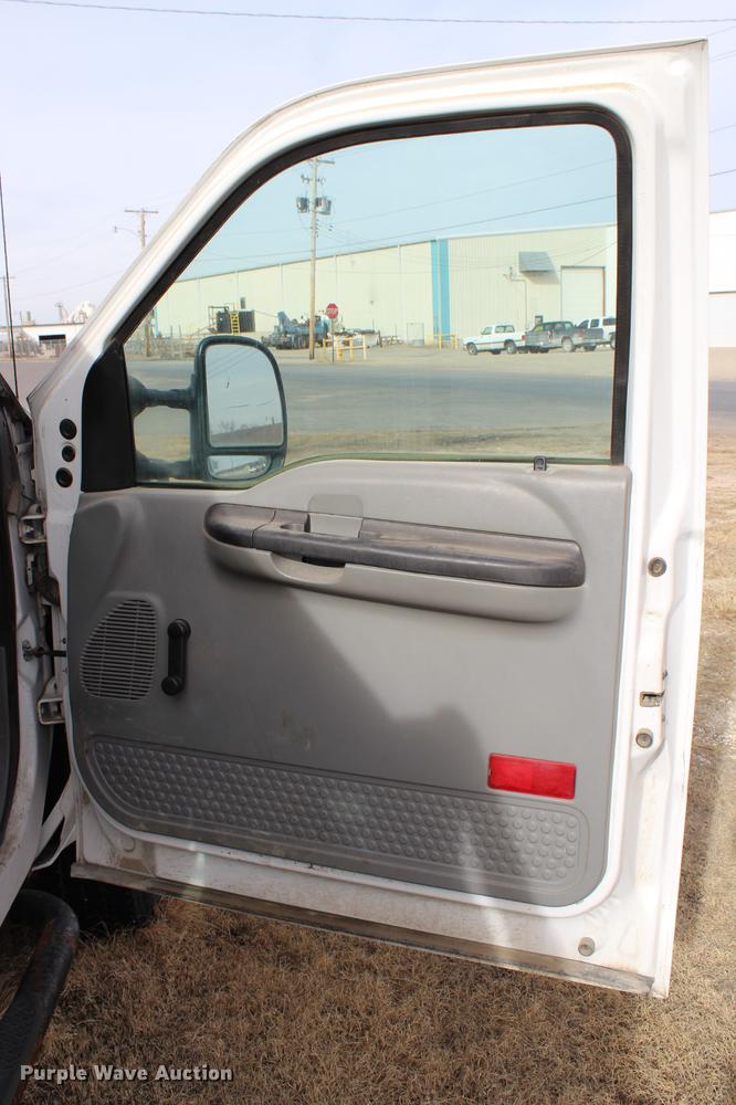 image for item DB6621 2007 Ford F350 Super Duty Crew Cab flatbed pickup truck