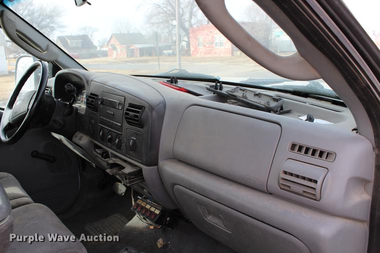 image for item DB6621 2007 Ford F350 Super Duty Crew Cab flatbed pickup truck