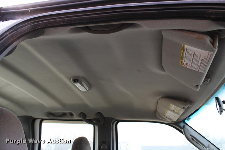 image for item DB6621 2007 Ford F350 Super Duty Crew Cab flatbed pickup truck