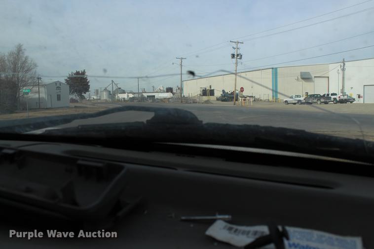 image for item DB6621 2007 Ford F350 Super Duty Crew Cab flatbed pickup truck