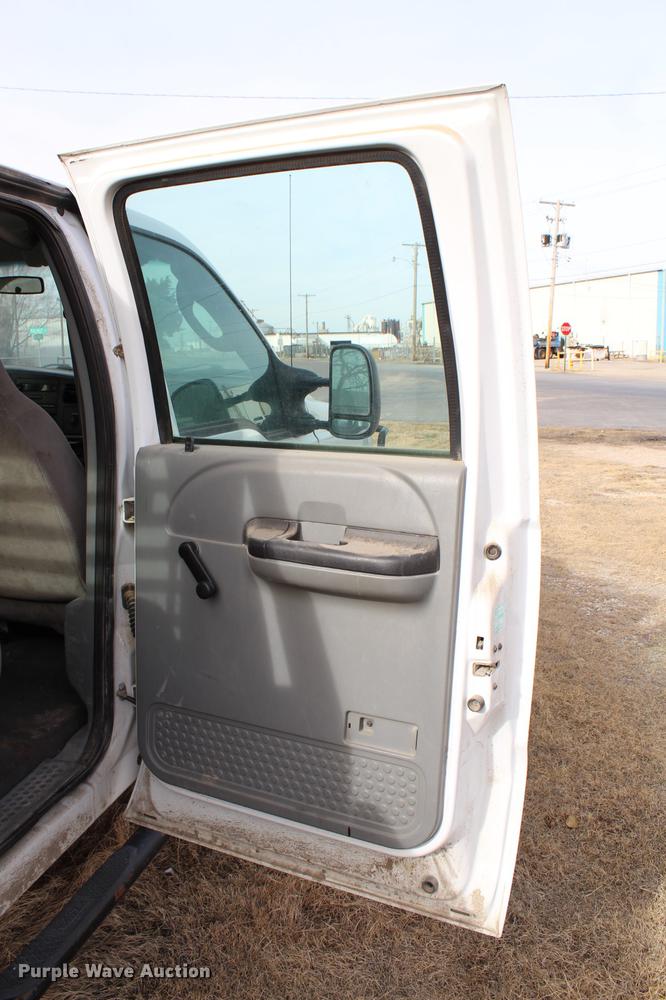 image for item DB6621 2007 Ford F350 Super Duty Crew Cab flatbed pickup truck