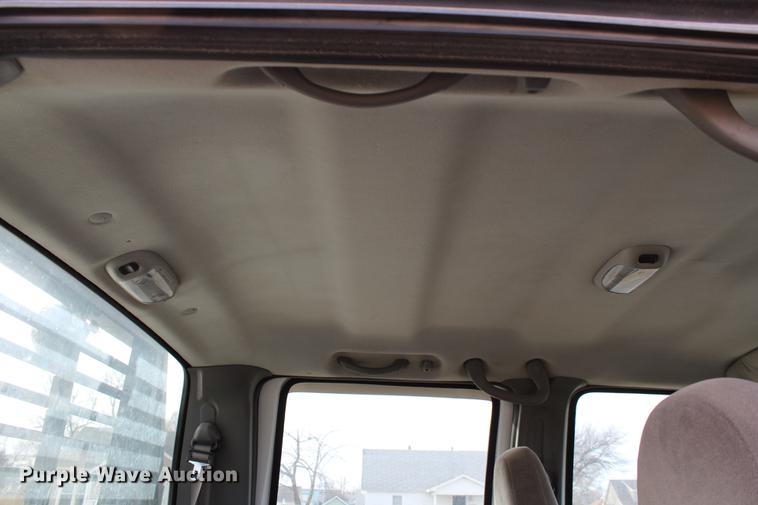 image for item DB6621 2007 Ford F350 Super Duty Crew Cab flatbed pickup truck