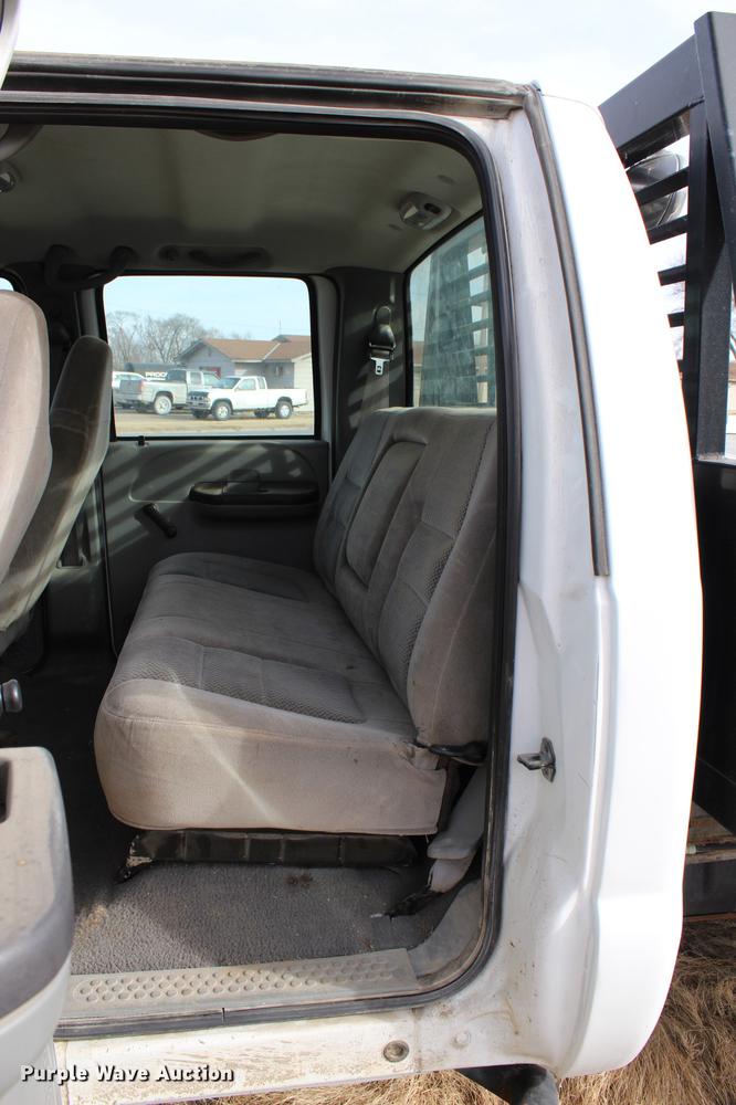 image for item DB6621 2007 Ford F350 Super Duty Crew Cab flatbed pickup truck