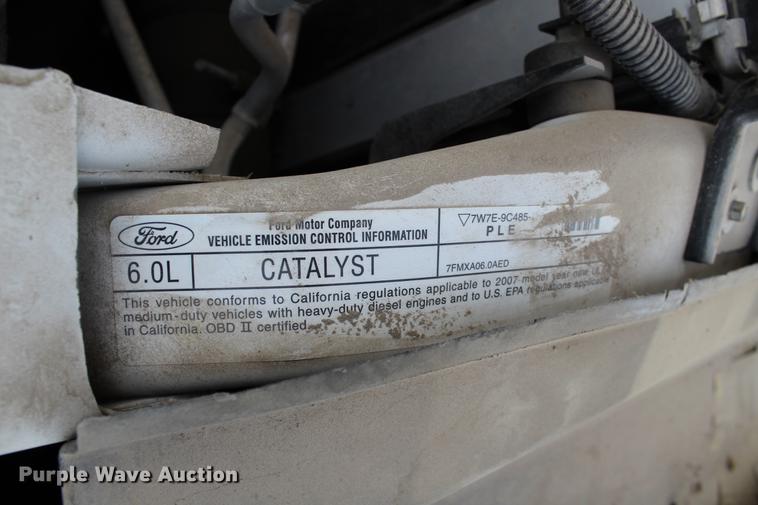 image for item DB6621 2007 Ford F350 Super Duty Crew Cab flatbed pickup truck