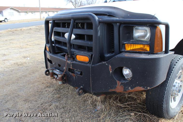 image for item DB6621 2007 Ford F350 Super Duty Crew Cab flatbed pickup truck