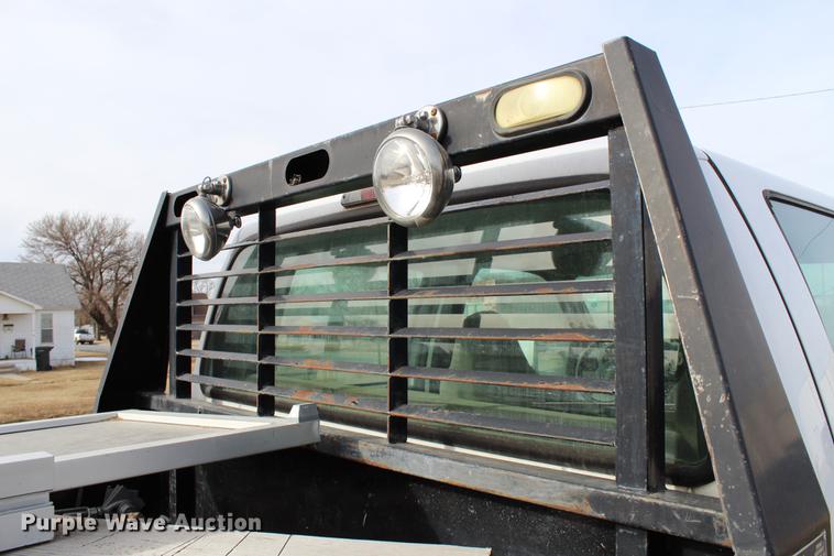 image for item DB6621 2007 Ford F350 Super Duty Crew Cab flatbed pickup truck