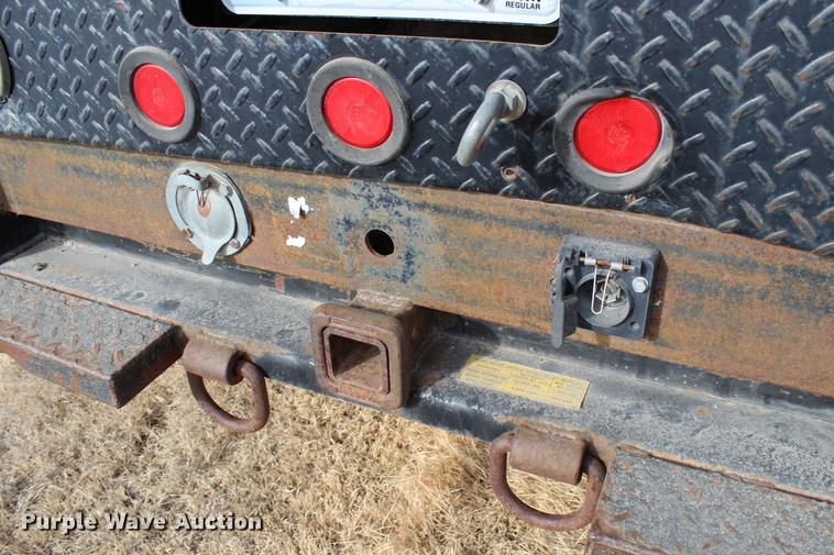 image for item DB6621 2007 Ford F350 Super Duty Crew Cab flatbed pickup truck