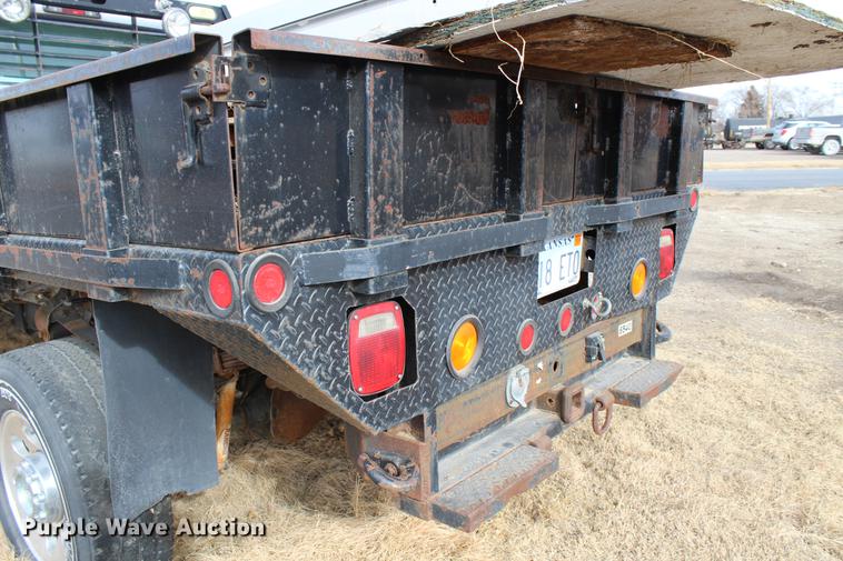 image for item DB6621 2007 Ford F350 Super Duty Crew Cab flatbed pickup truck