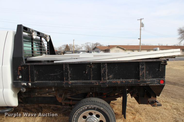 image for item DB6621 2007 Ford F350 Super Duty Crew Cab flatbed pickup truck