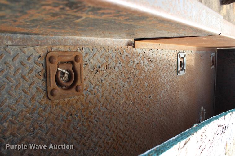 image for item DB6621 2007 Ford F350 Super Duty Crew Cab flatbed pickup truck