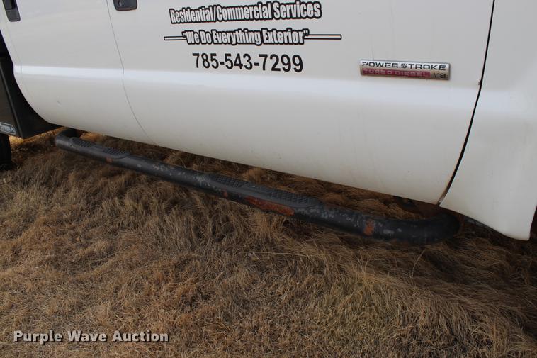 image for item DB6621 2007 Ford F350 Super Duty Crew Cab flatbed pickup truck