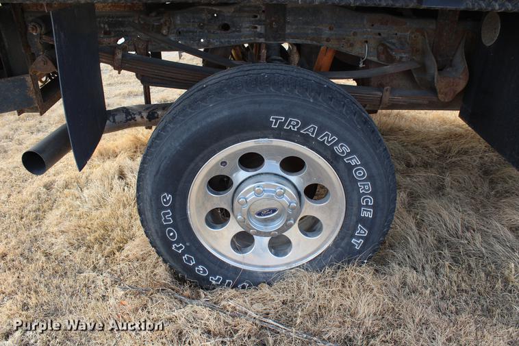 image for item DB6621 2007 Ford F350 Super Duty Crew Cab flatbed pickup truck