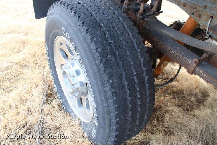 image for item DB6621 2007 Ford F350 Super Duty Crew Cab flatbed pickup truck