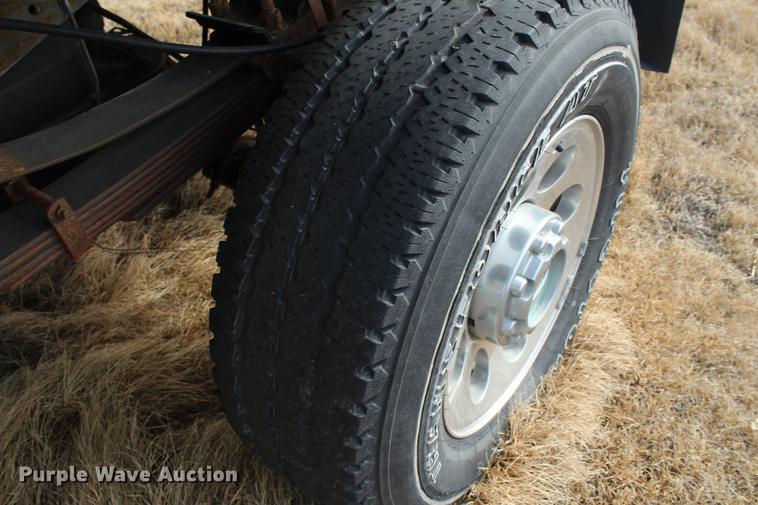 image for item DB6621 2007 Ford F350 Super Duty Crew Cab flatbed pickup truck