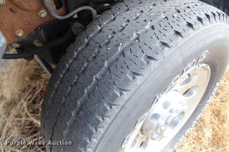 image for item DB6621 2007 Ford F350 Super Duty Crew Cab flatbed pickup truck