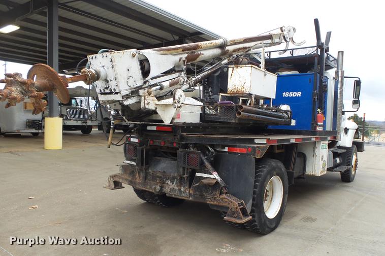 image for item DB7306 2002 International 7400 derrick digger truck