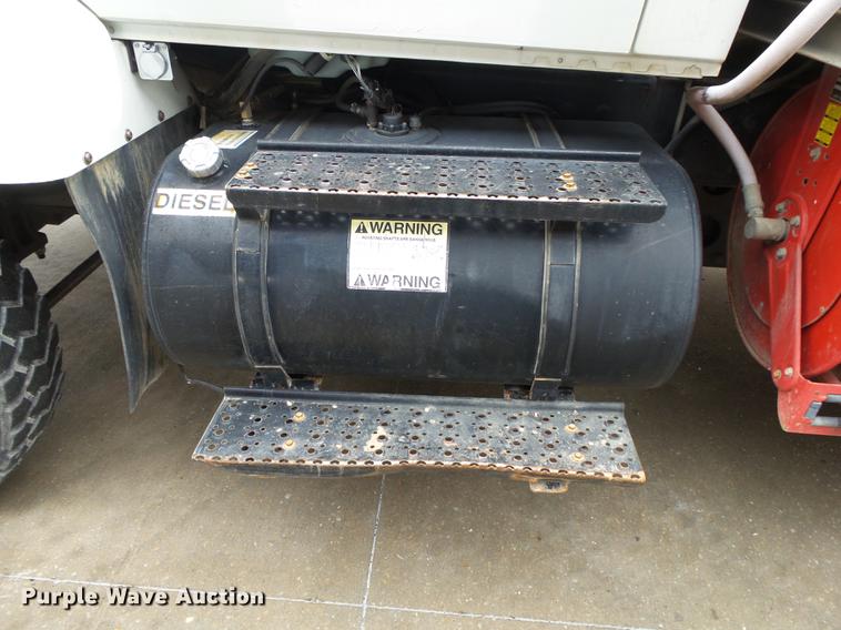 image for item DB7306 2002 International 7400 derrick digger truck