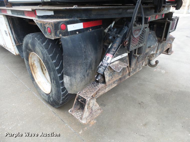 image for item DB7306 2002 International 7400 derrick digger truck