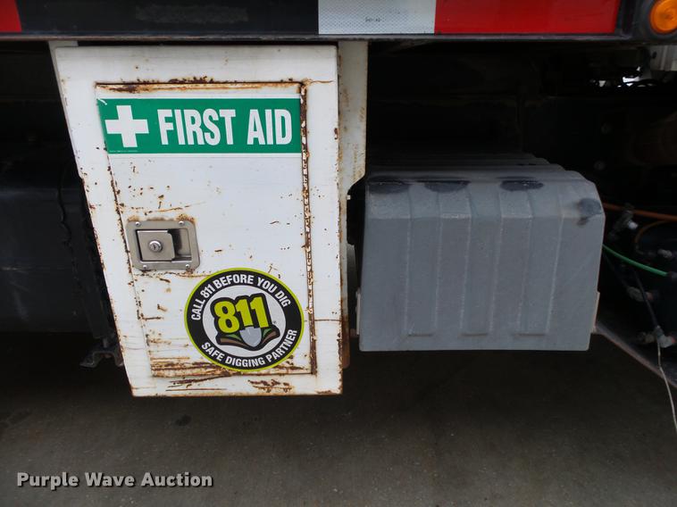 image for item DB7306 2002 International 7400 derrick digger truck