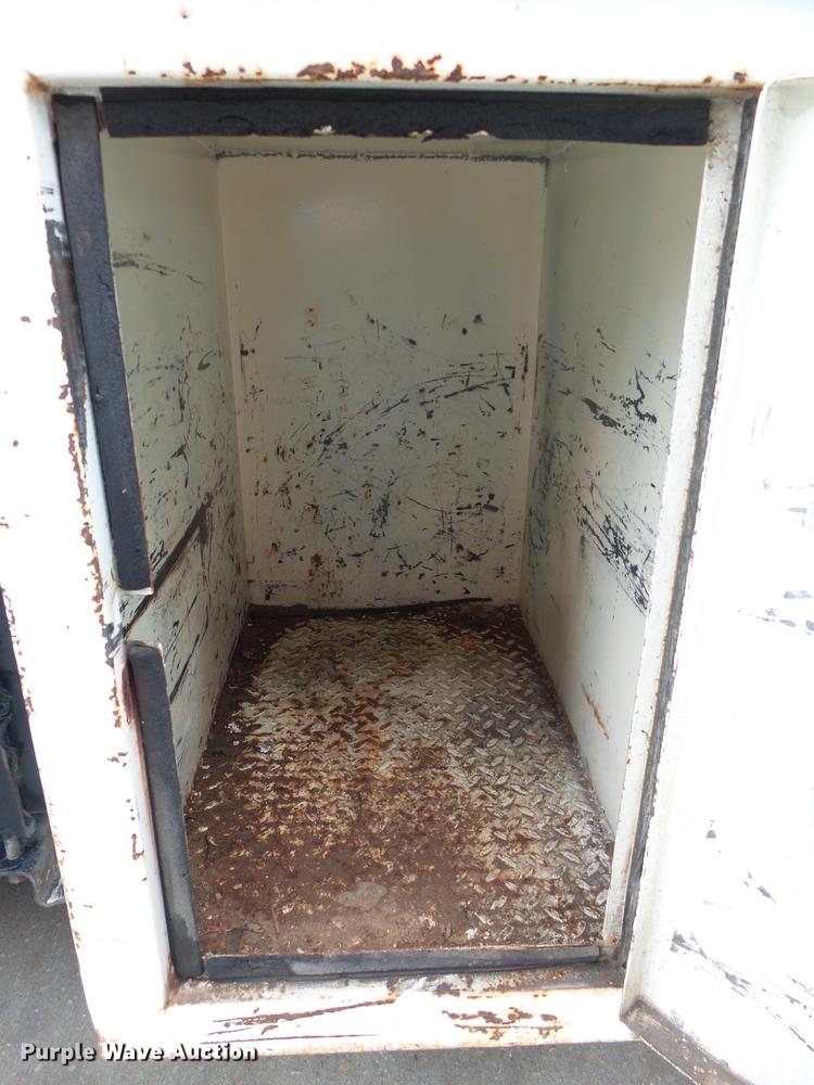 image for item DB7306 2002 International 7400 derrick digger truck