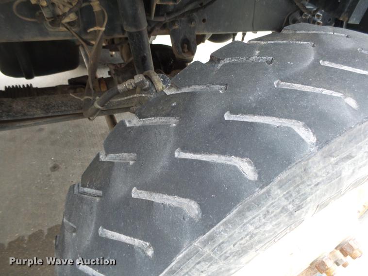 image for item DB7306 2002 International 7400 derrick digger truck