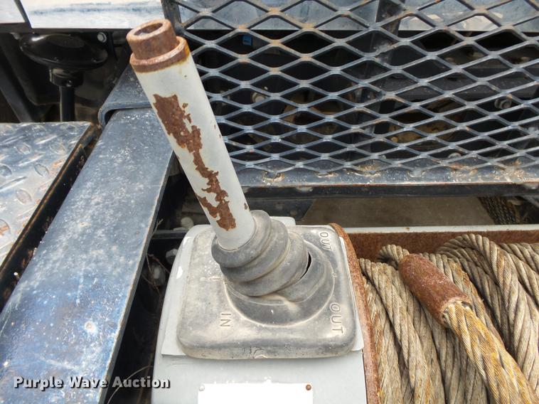 image for item DB7306 2002 International 7400 derrick digger truck