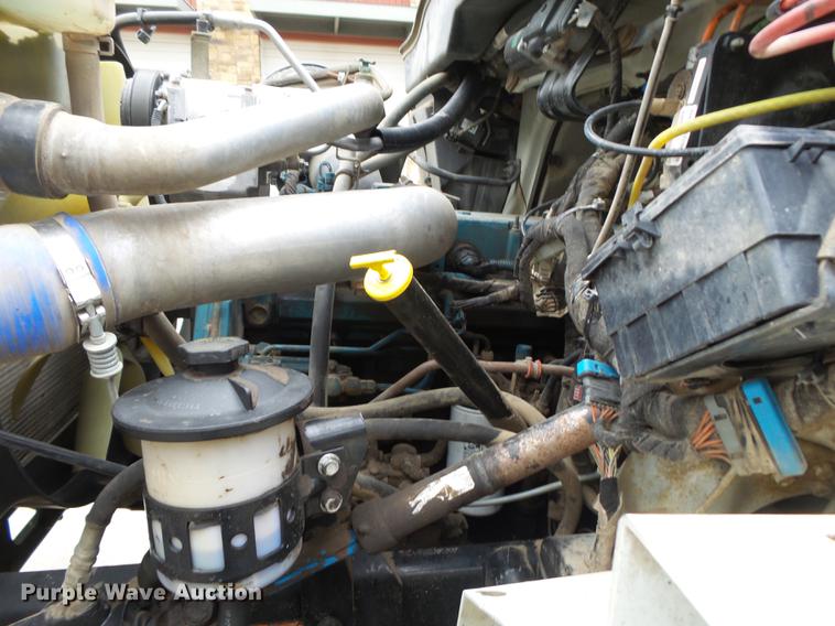 image for item DB7306 2002 International 7400 derrick digger truck