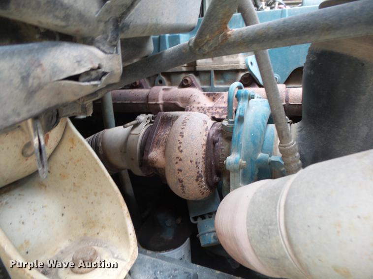 image for item DB7306 2002 International 7400 derrick digger truck