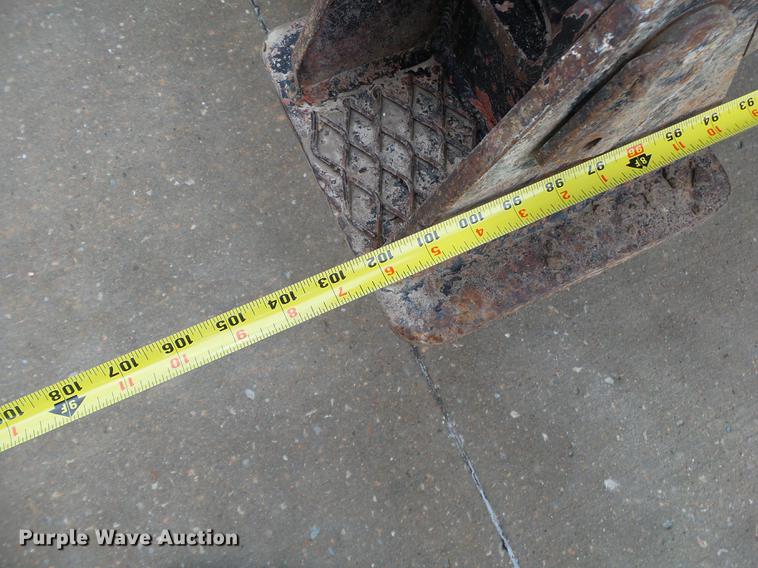 image for item DB7306 2002 International 7400 derrick digger truck