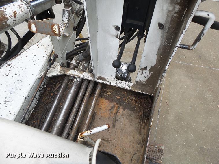 image for item DB7306 2002 International 7400 derrick digger truck