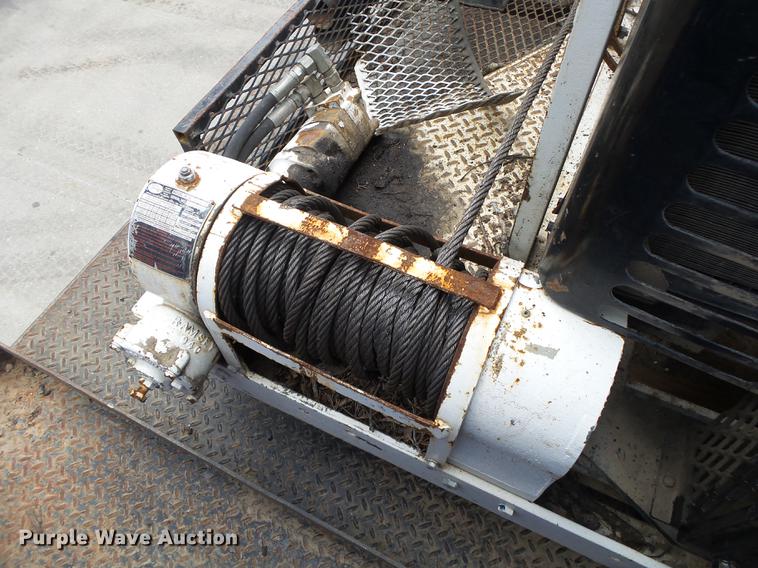 image for item DB7306 2002 International 7400 derrick digger truck